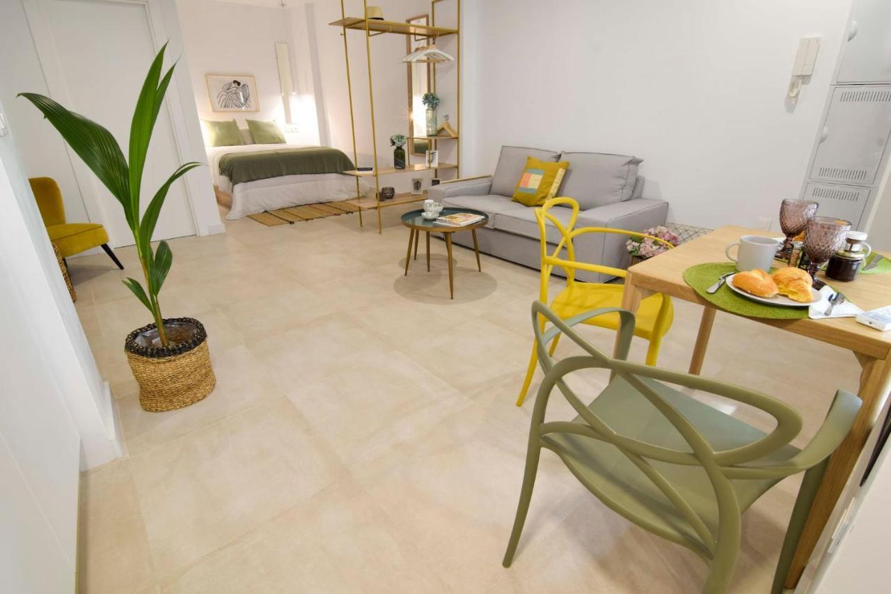 Estudios Ollerias By Sharingco Malaga Bagian luar foto