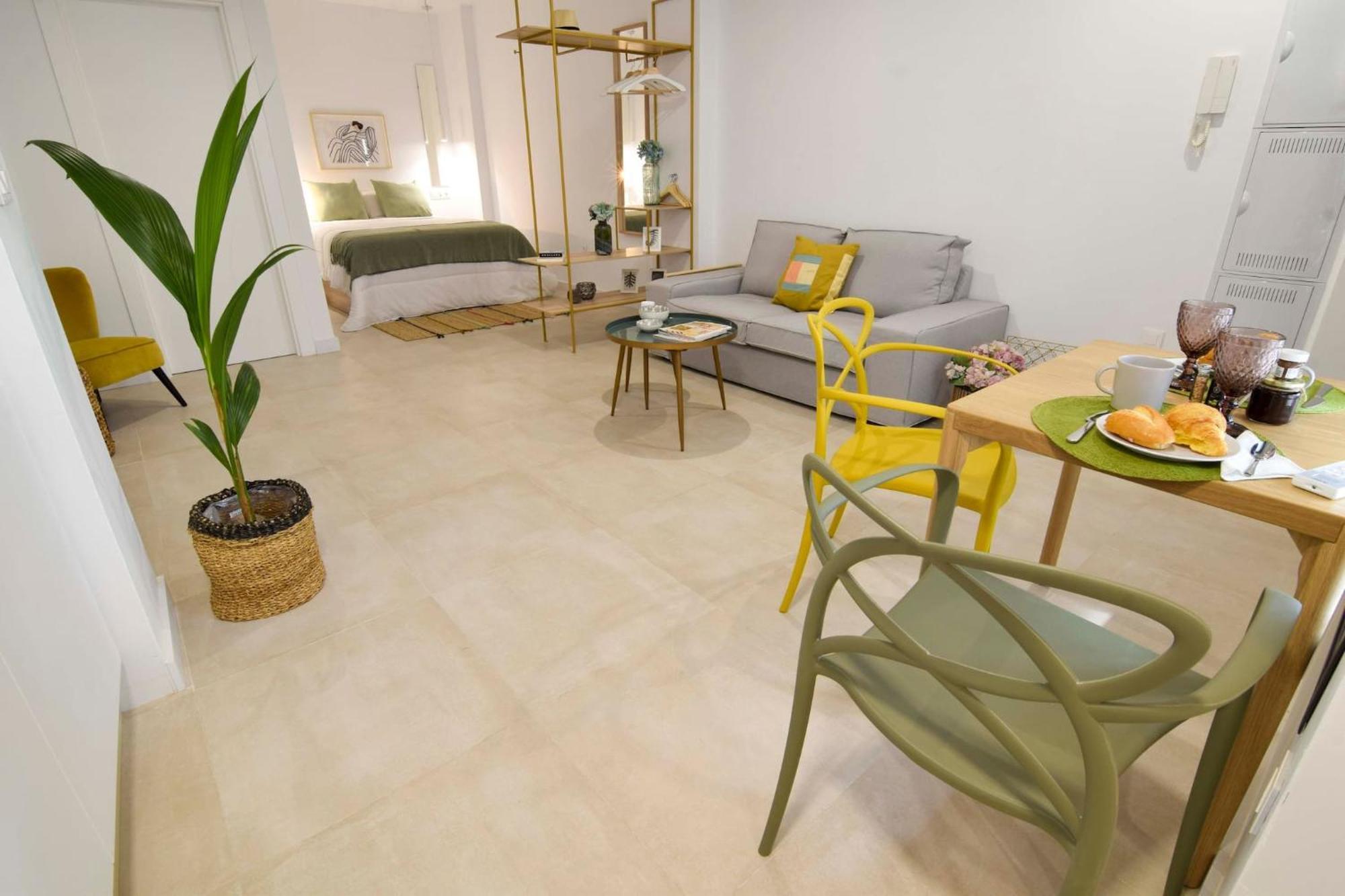 Estudios Ollerias By Sharingco Malaga Bagian luar foto